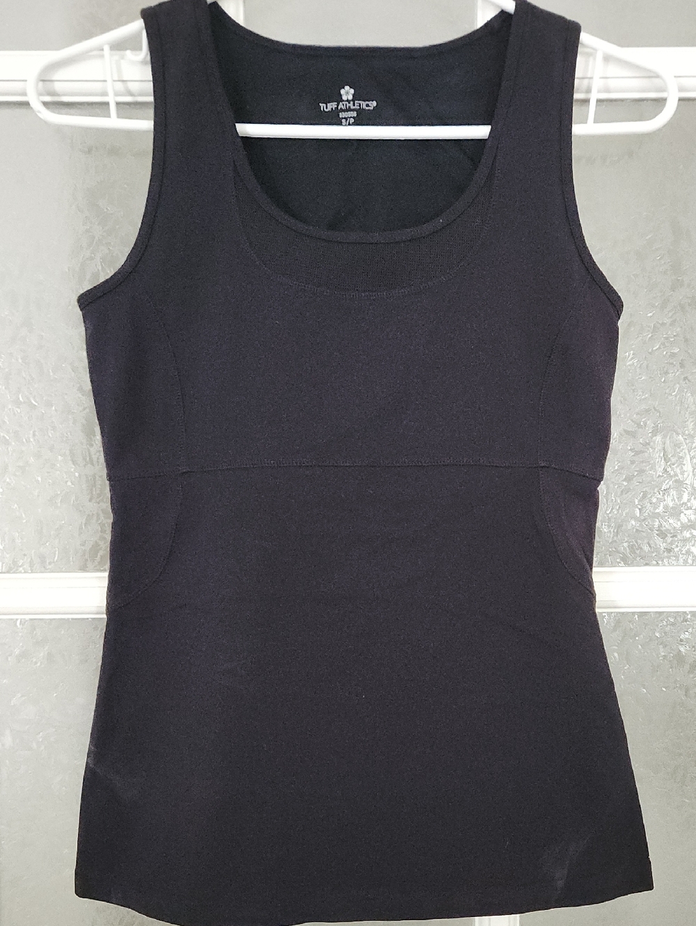 2 for 25$***Tuff Athletics Black Scoop-Neck Athletic Tank